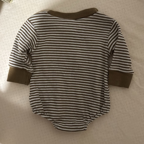 Outfit - Picture 2 of 2